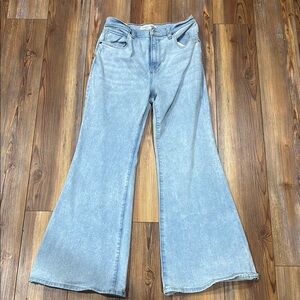 Abercrombie High rise flare NWOT